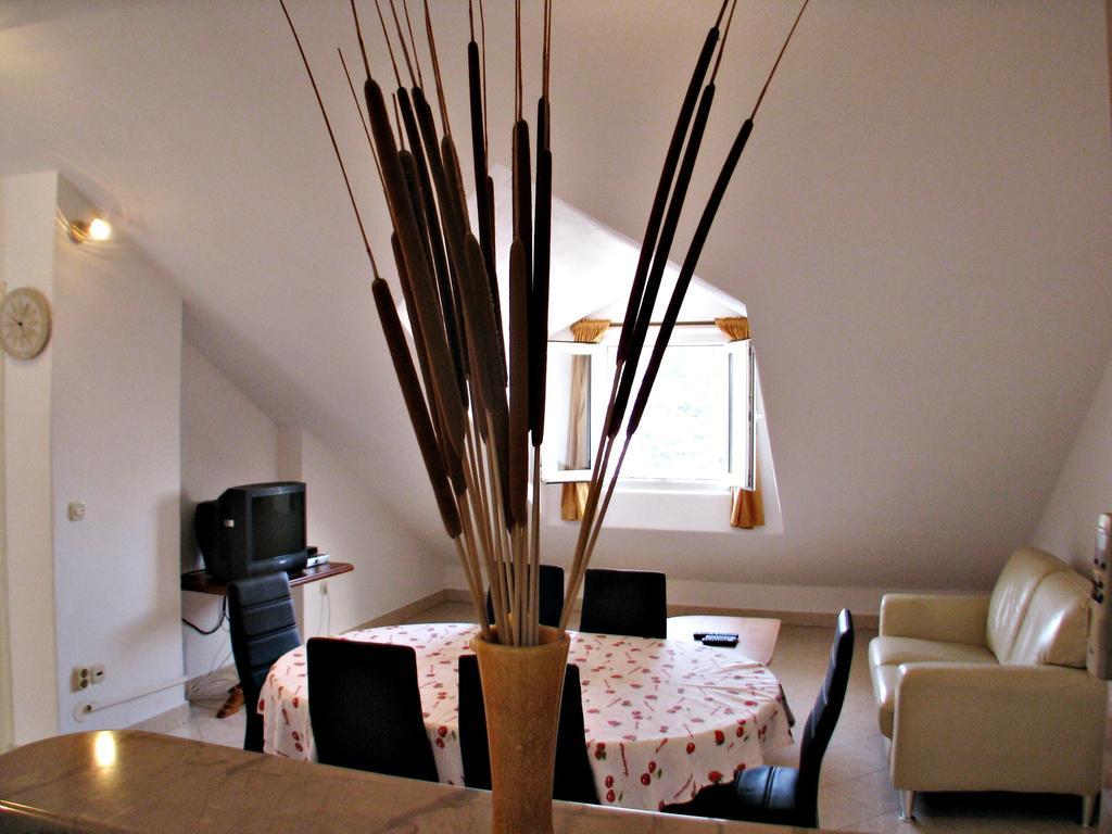 Apartment Martinic Pucisca Zimmer foto